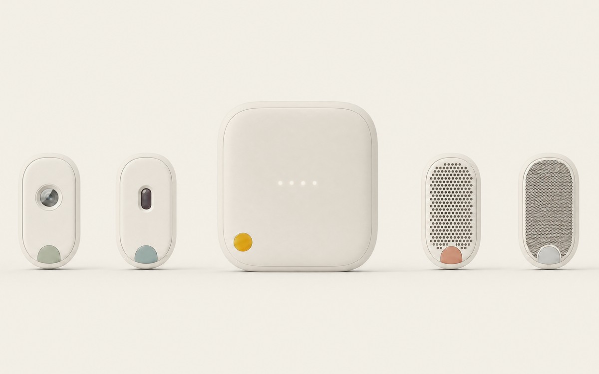 AIMO kit: a hub and sensor modules